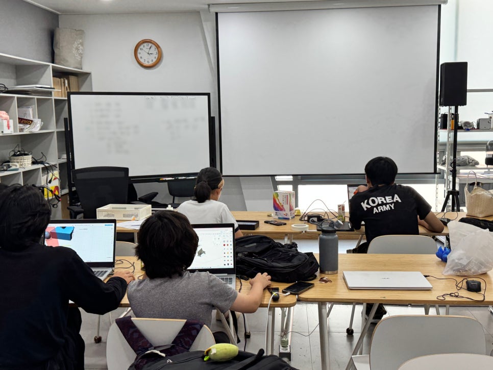청소년복지센터에서 진행한 modu AI 디오라마 제작 수업
